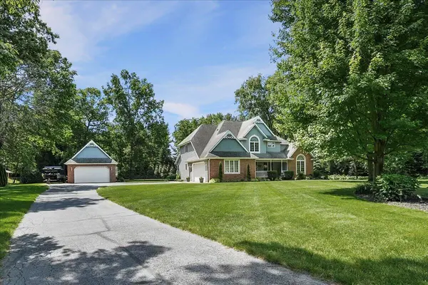 8835 S Lilac ST, Demotte, IN 46310