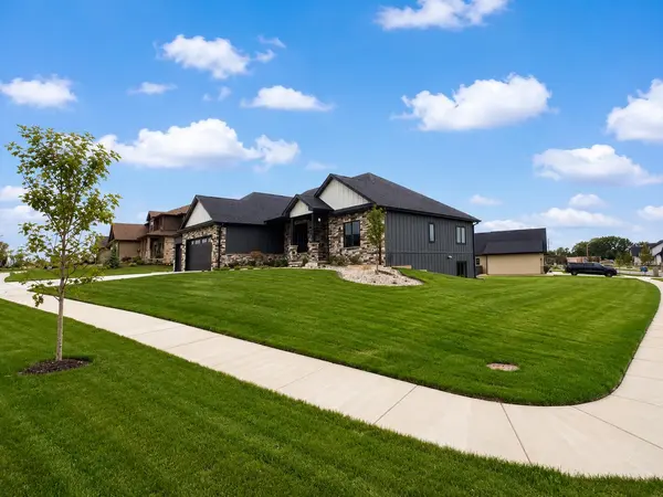 10148 Springlake RD, St. John, IN 46373