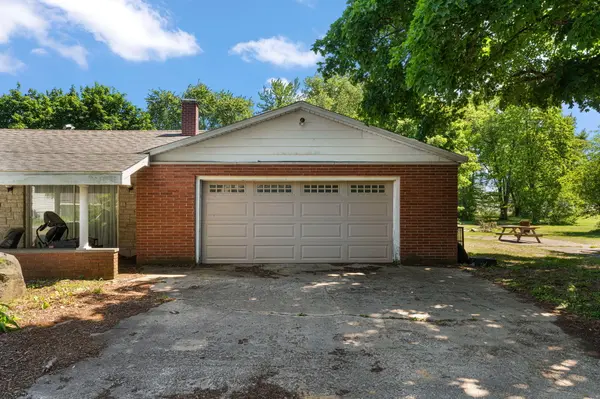 211 S Madison Street, Medaryville, IN 47957