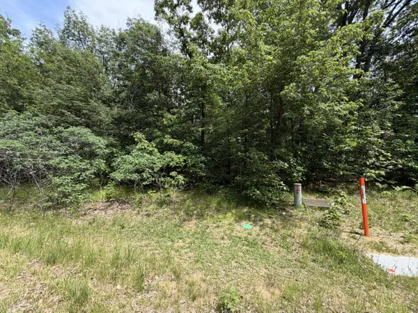 10411 Cynthia LN, Wheatfield, IN 46392