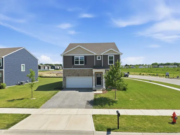 185 Aviana AVE, Hobart, IN 46342