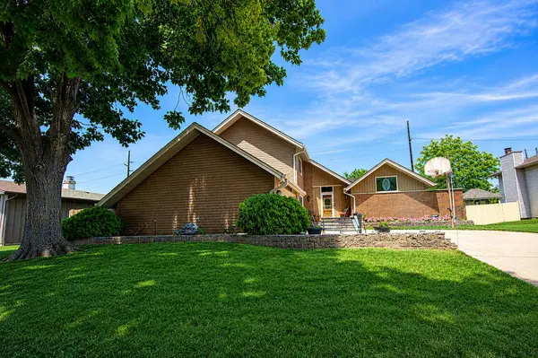 136 Sorrento DR, Schererville, IN 46375