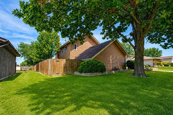 136 Sorrento DR, Schererville, IN 46375