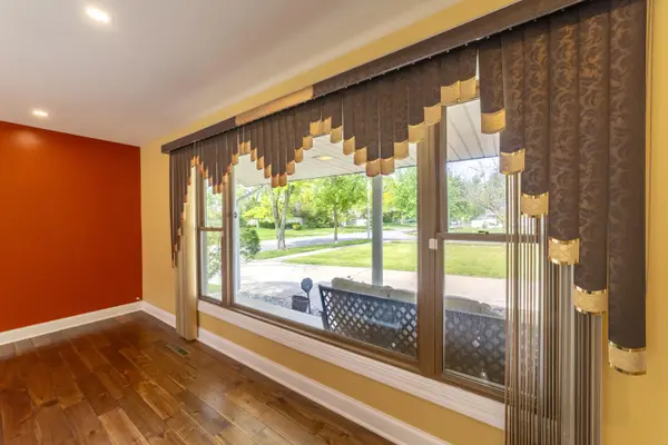 9619 Greenwood Avenue, Munster, IN 46321