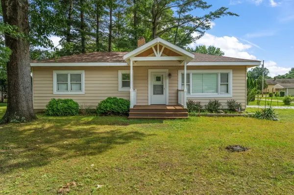 3872 S Hillcrest Road, Knox, IN 46534