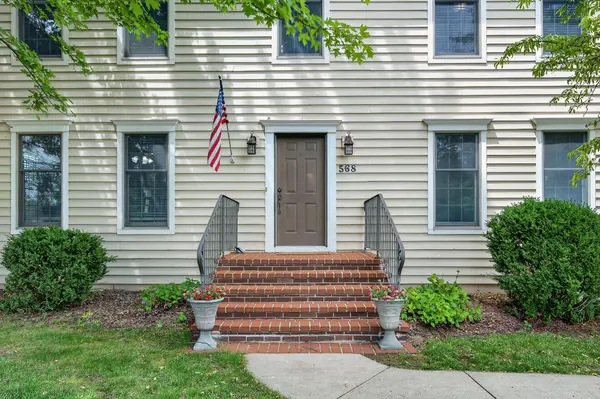 568 Shatz N Drive, Valparaiso, IN 46385