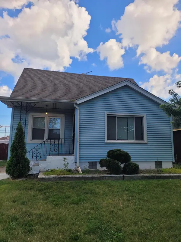 2734 Cleveland ST, Hammond, IN 46323