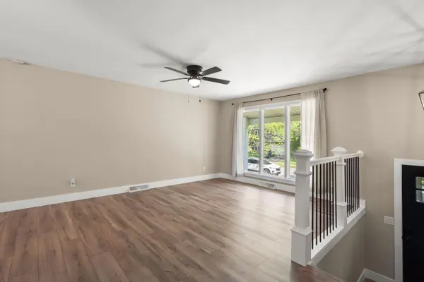 2200 Shallowford Drive, Valparaiso, IN 46383