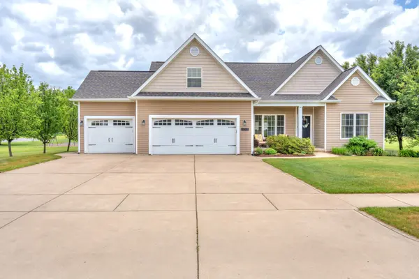 713 Ironwood ST, Demotte, IN 46310