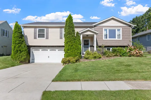 3203 Parker DR, Valparaiso, IN 46383