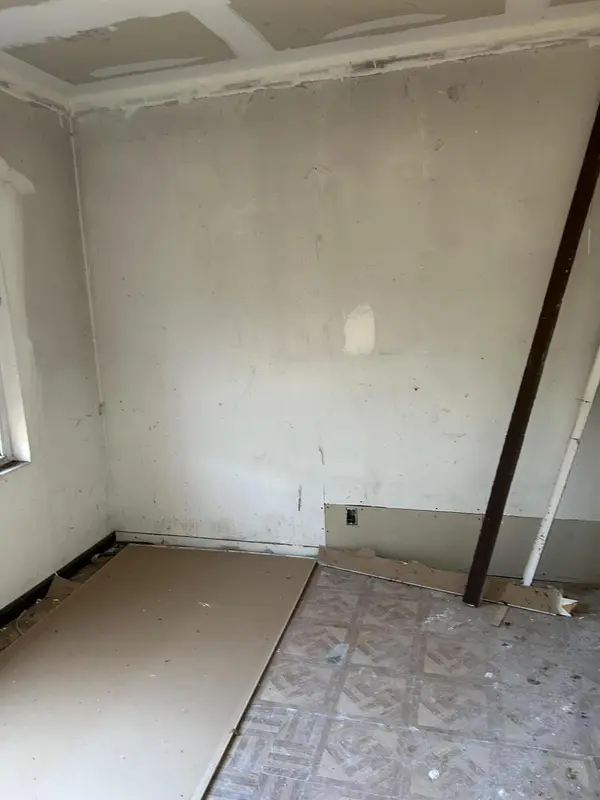 305 E 41st AVE, Gary, IN 46409