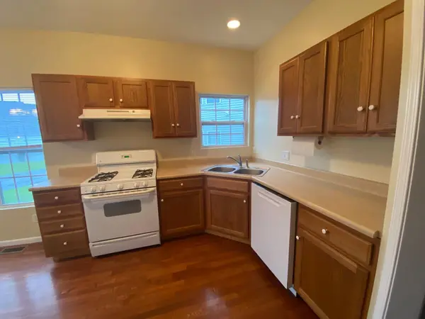 219 Prestwick DR #A, Valparaiso, IN 46385
