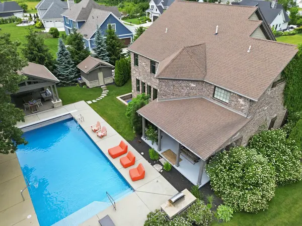 3704 Elio WAY, Valparaiso, IN 46385