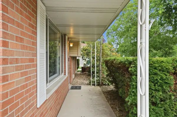 725 W 70th AVE, Merrillville, IN 46410