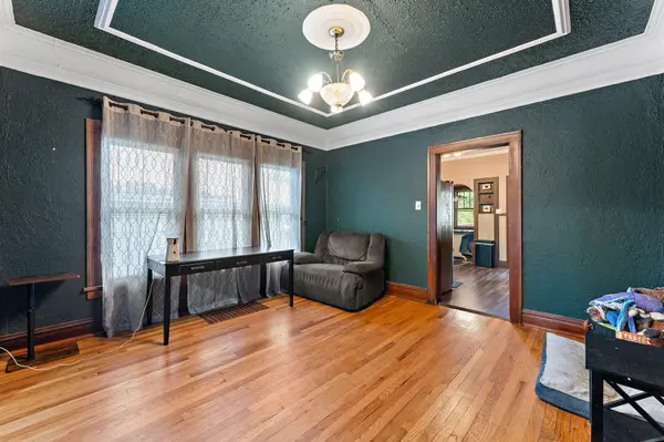 8829 Parrish Avenue, Highland, IN 46322