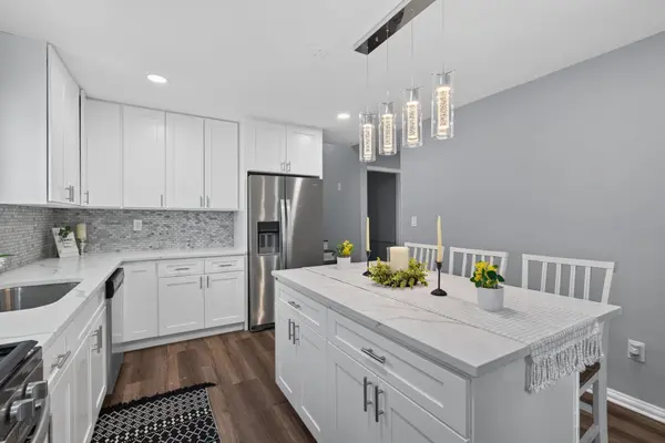 8207 W 127th AVE, Cedar Lake, IN 46303