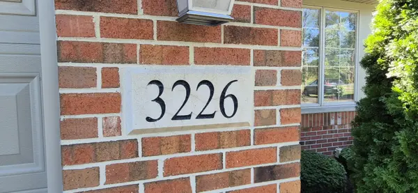 3226 N Briar Leaf CT, La Porte, IN 46350