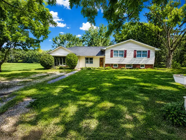 301 W Wilson ST, Hebron, IN 46341