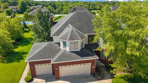 855 Pingel PL, Crown Point, IN 46307