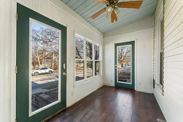 557 W Chicago ST, Valparaiso, IN 46385