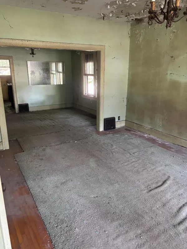 1914 Greenwood AVE, Michigan City, IN 46360