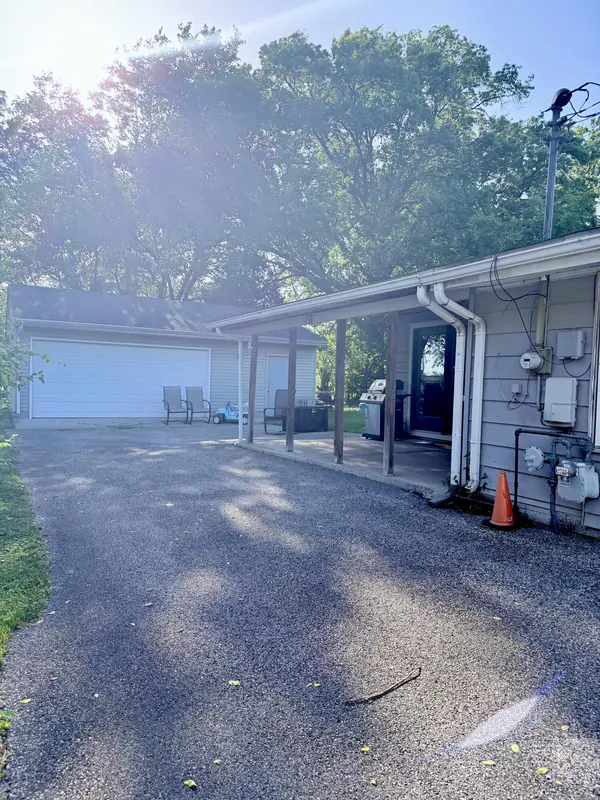 1401 Fairlane DR, Valparaiso, IN 46383