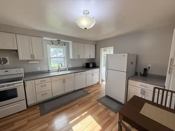 1106 Campbell ST, Valparaiso, IN 46385