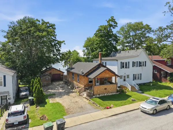 650 Water ST, Hobart, IN 46342