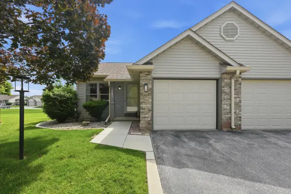 1905 Creekside CT, Valparaiso, IN 46383