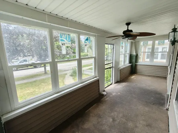233 Oakwood Street, Hammond, IN 46324