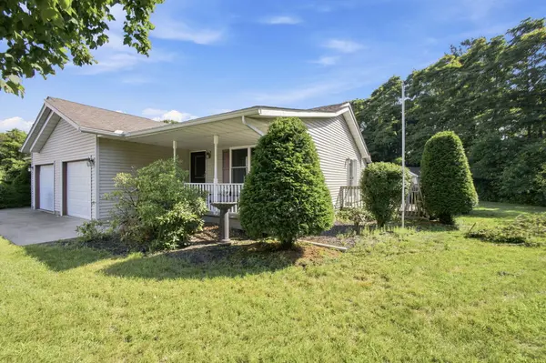 12534 N Kozak Drive, Wheatfield, IN 46392