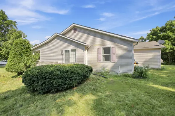 12534 N Kozak Drive, Wheatfield, IN 46392