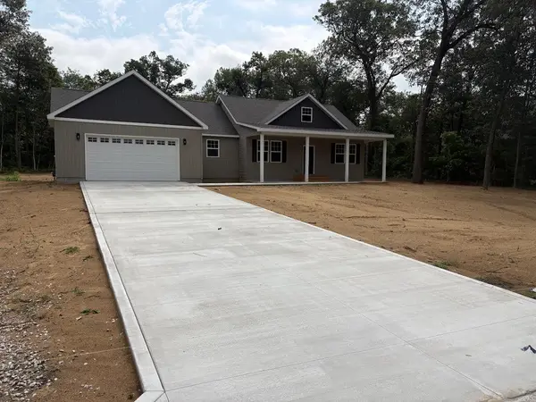 11113 Quail Run DR, Wheatfield, IN 46392