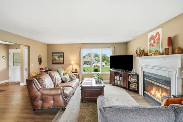 11081 Miami ST, Crown Point, IN 46307