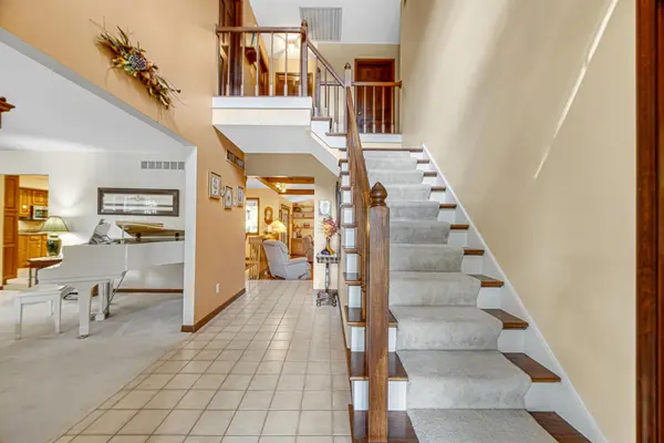 180 Primrose Circle, Chesterton, IN 46304