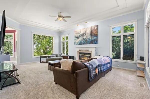 1156 Smallwood TRL, Valparaiso, IN 46385