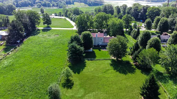 7692 N Emery Road, Rolling Prairie, IN 46371