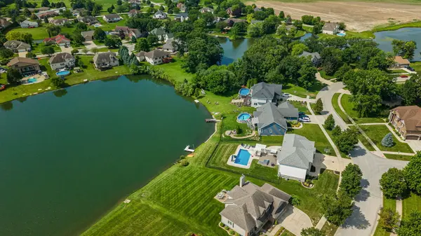 7217 Boardwalk CIR, Crown Point, IN 46307