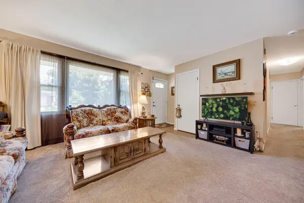 770 Fox River Road, Valparaiso, IN 46385