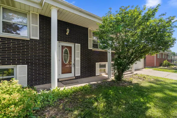 1810 W 93rd PL, Crown Point, IN 46307