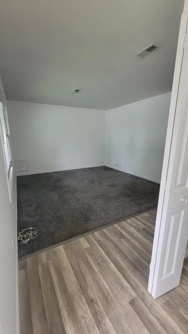 126 E 73rd AVE, Merrillville, IN 46410