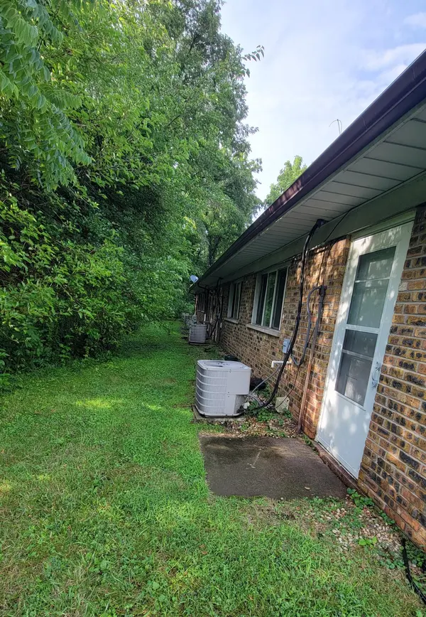 126 E 73rd AVE, Merrillville, IN 46410