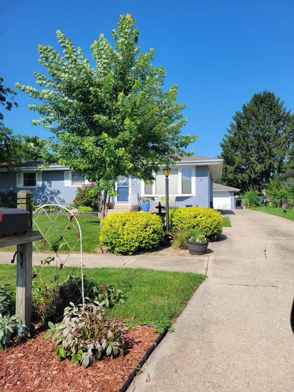 40 Heather Court, Schererville, IN 46375