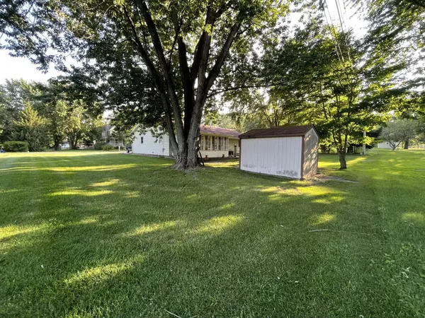1703 Eisenhower AVE, Valparaiso, IN 46383