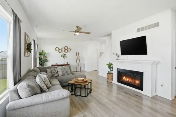 8658 Valley Forge WAY, Lowell, IN 46356