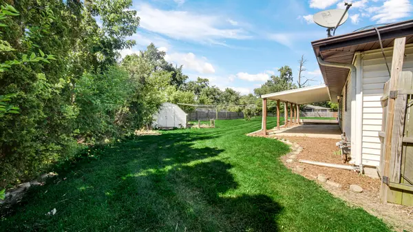 1213 River Drive, Munster, IN 46321