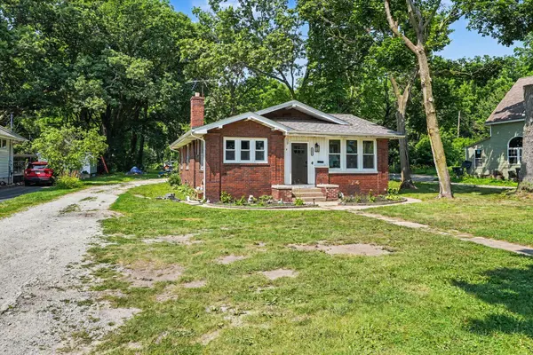 1034 E Cleveland AVE, Hobart, IN 46342