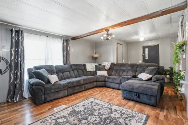 9390 N 1000, Demotte, IN 46310