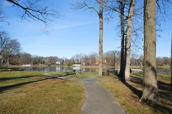 454 Roxbury Road, Valparaiso, IN 46385