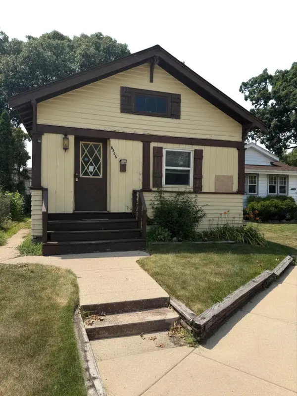 6446 Crescent PL, Hammond, IN 46324
